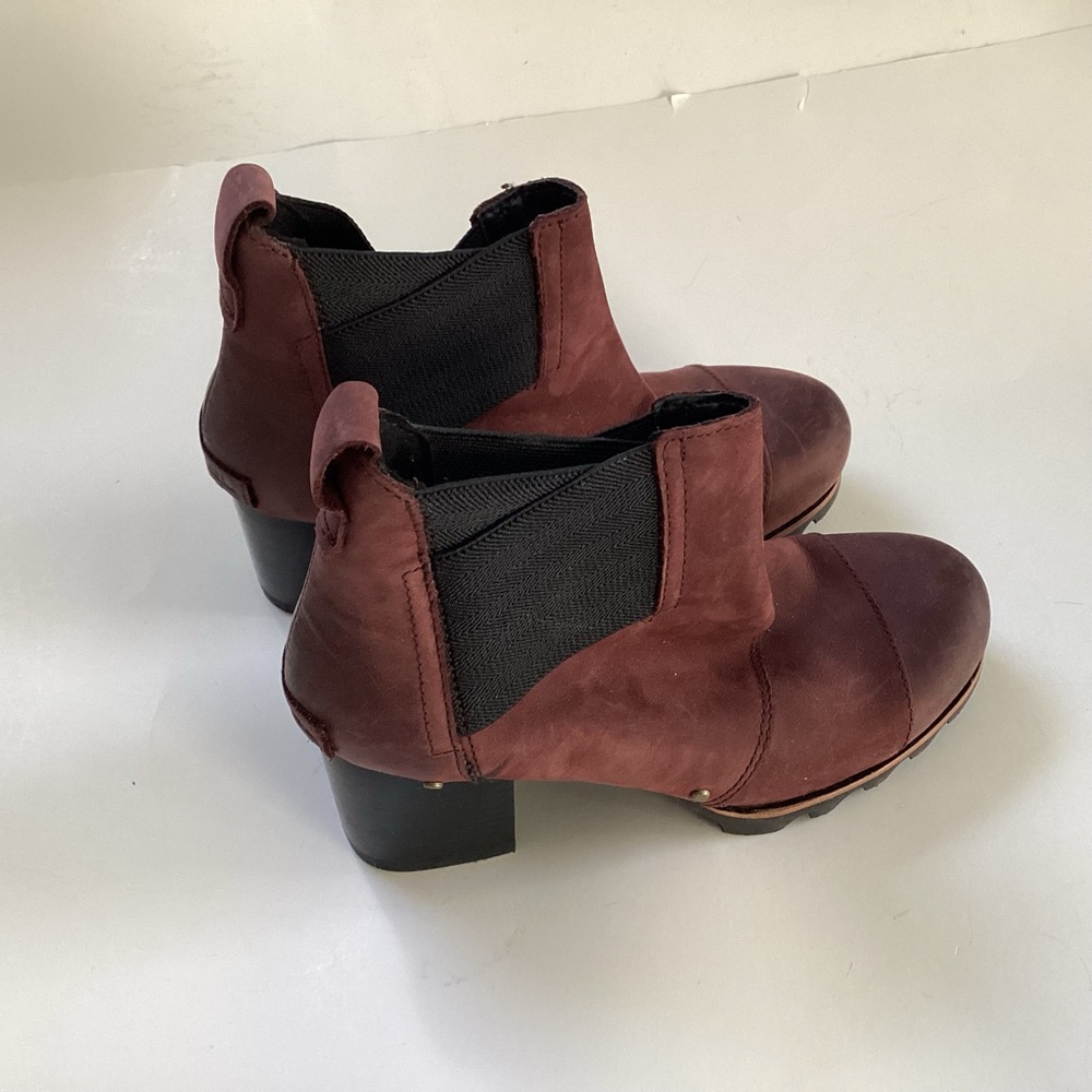 Sorel Women Addington Studded Chunky Chelsea Red Wine Leather Women Boots Size 7